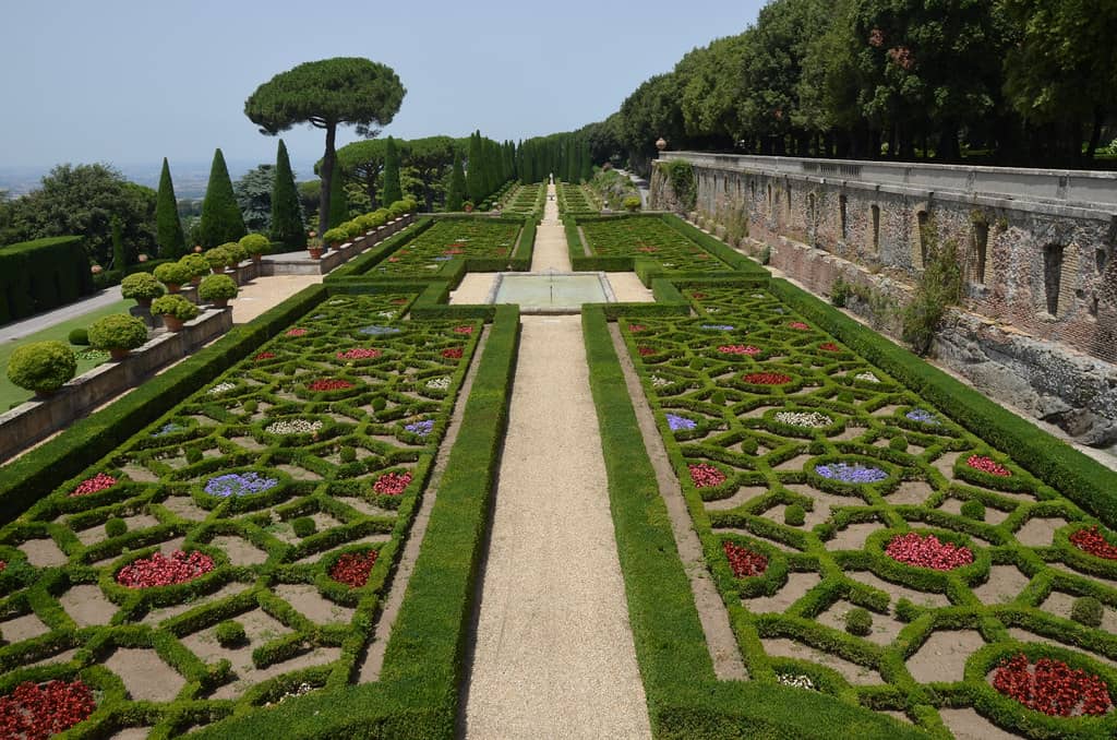 Les jardins de Castel Gandolfo près de Rome