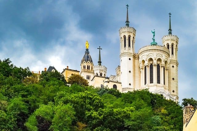 La basilique Notre-Dame de Fourvière, un des lieux insolites de Lyon