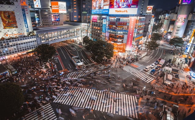 Explorer le plus grand carrefour du monde en famille à Tokyo