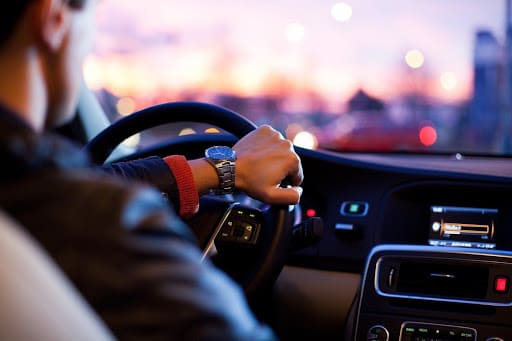 conducteur d'une location de voiture à Tokyo