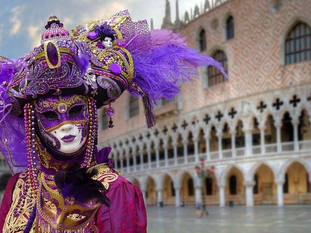 Rendez-vous à la soirée spéciale Carnaval de Venise en amoureux