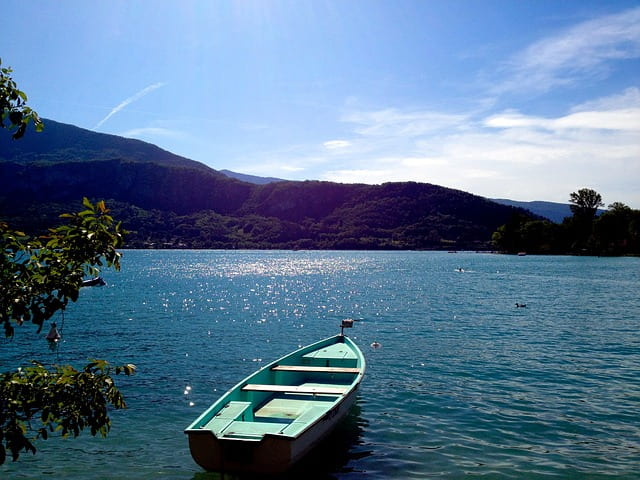 Barque sur le lac d'Annecy