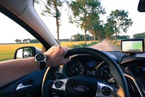 Touriste en vacance à Annecy qui a loué une voiture