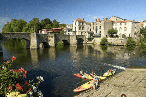 Le village médiéval de Clisson pour vos vacances en France