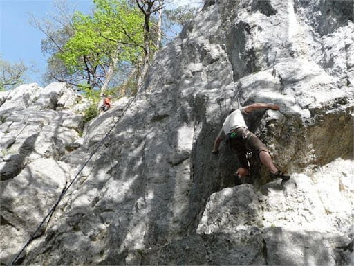 Escalader la falaise de la grande Jeanne et de Sainte Catherine à Annecy