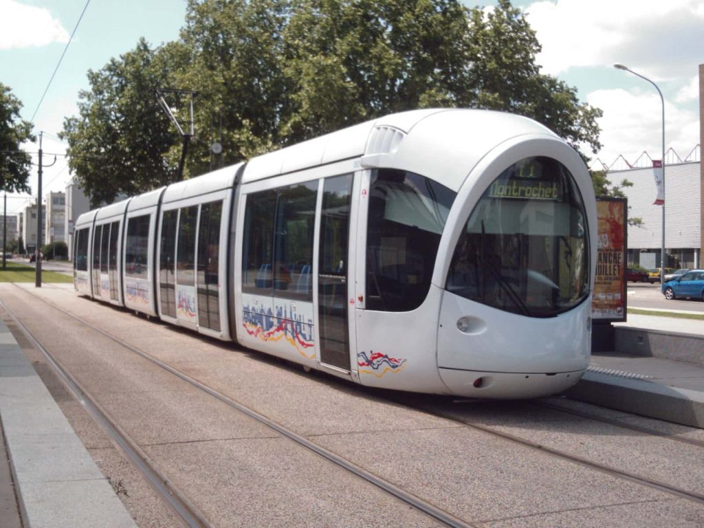 Rejoindre Lyon par tramway depuis l’aéroport