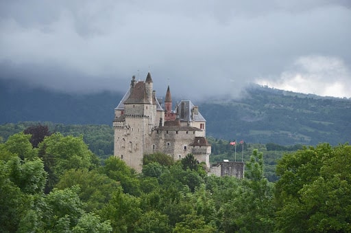 Le château de Menthon-Saint-Bernard à Annecy