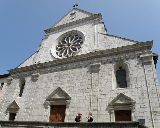 Découvrir la cathédrale Saint Pierre durant 4 jours à Annecy