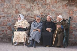 Visiter Marrakech avec une personne âgée