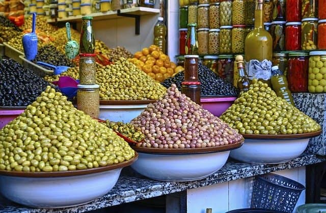 Souk de Marrakech à faire avec une personne âgée