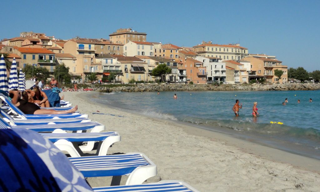 Les activités sur la plage de l’île Rousse
