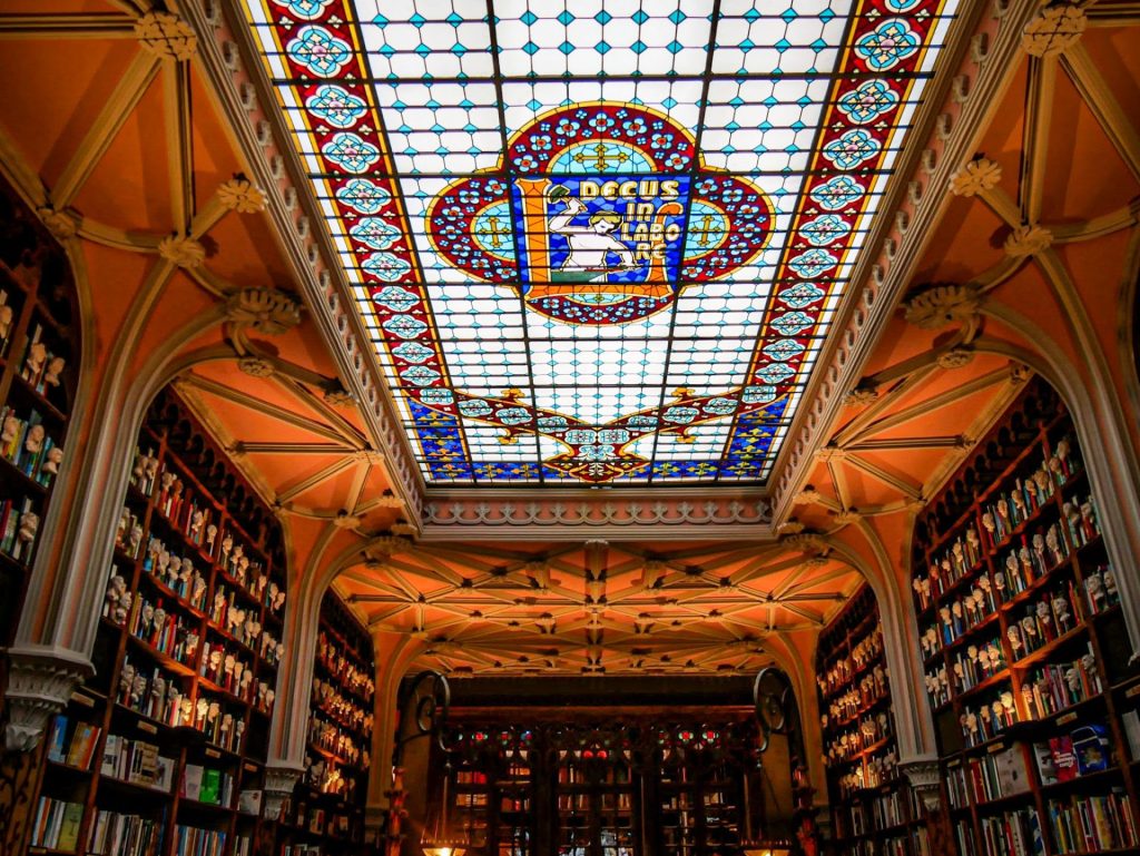Librairie-Lello-Porto-vitrail