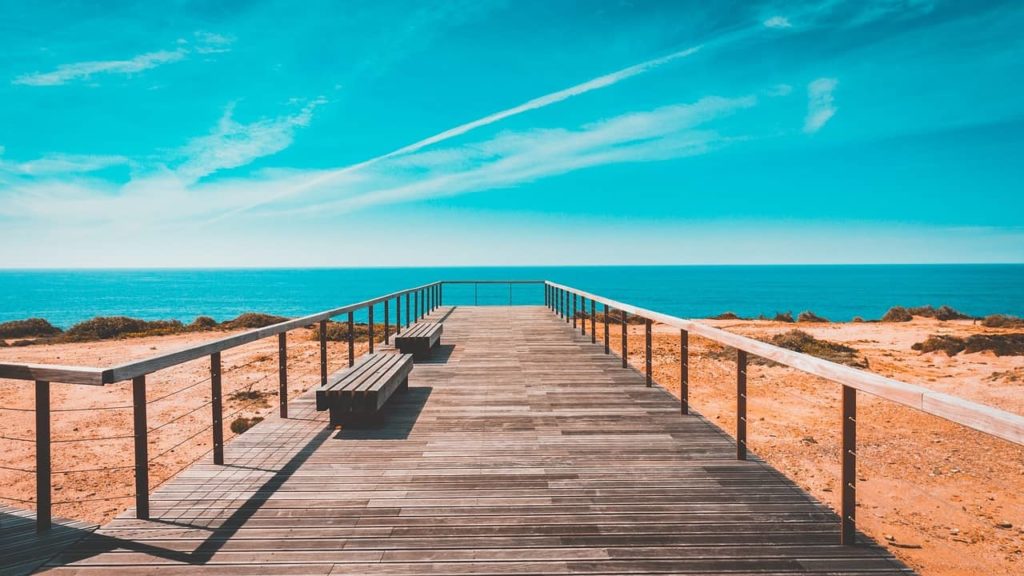 plage au Portugal en mars-min