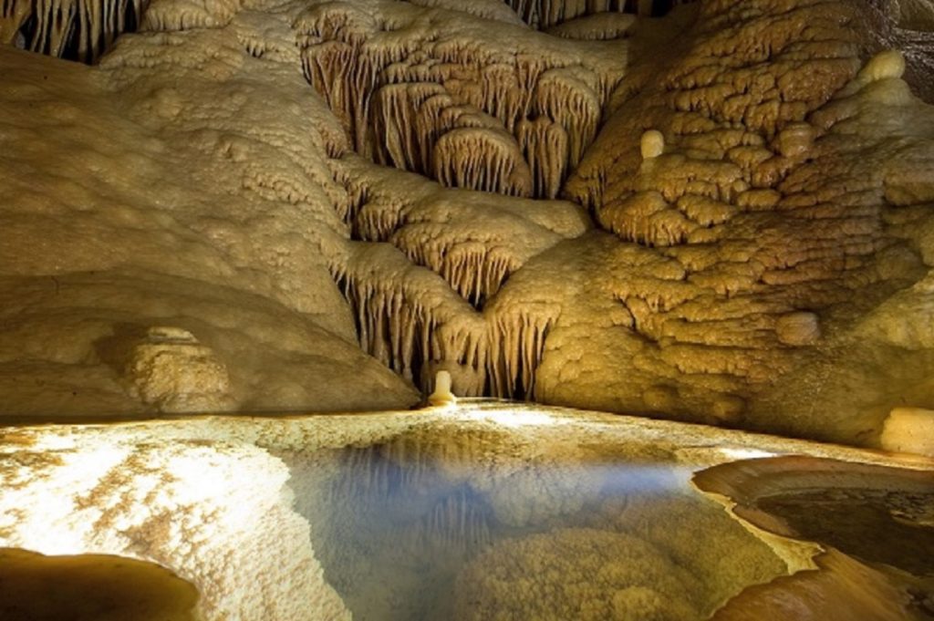 La Grotte de Clamousse