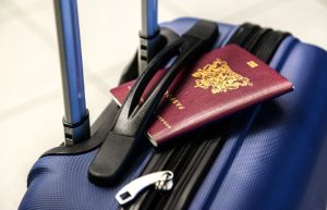 valise aéroport avec passeport