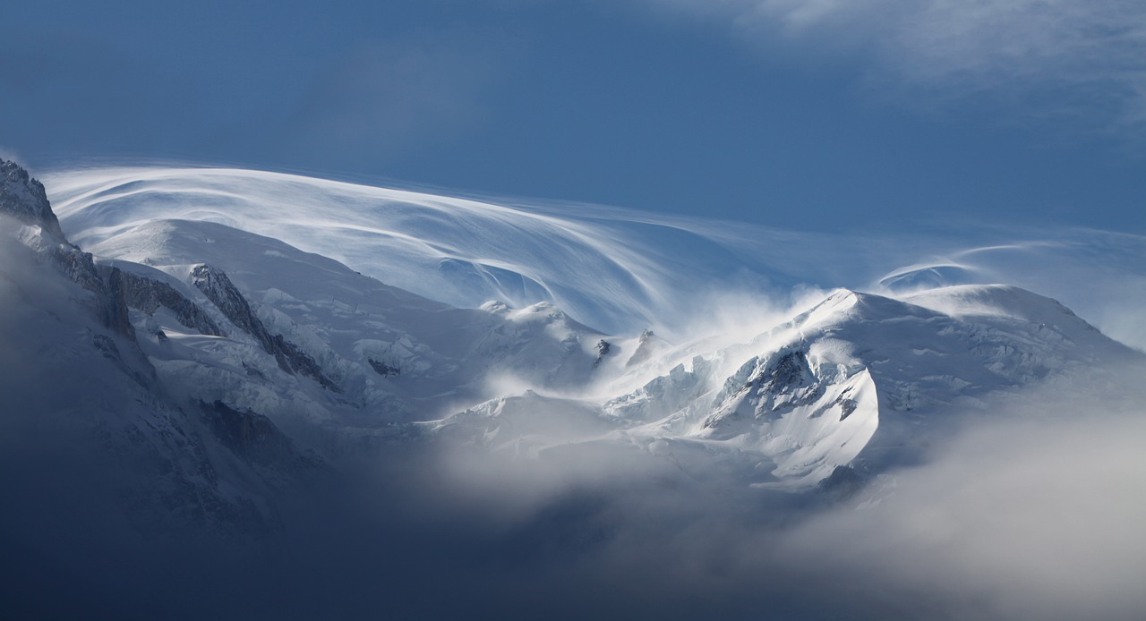 Découvrir la Savoie en hélicoptère : Où réserver ? savoie hélicoptère en montagne