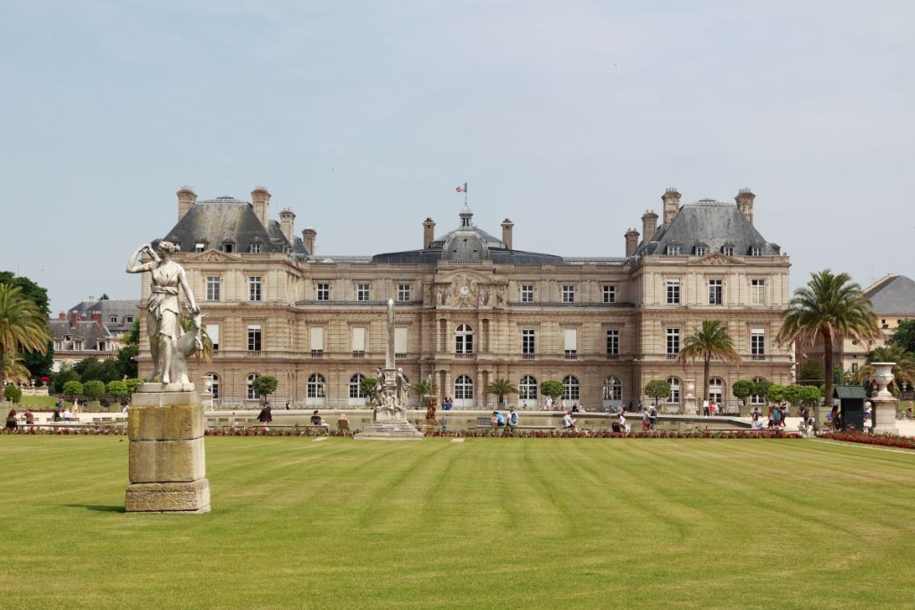 batiment du Jardin du Luxembourg Paris
