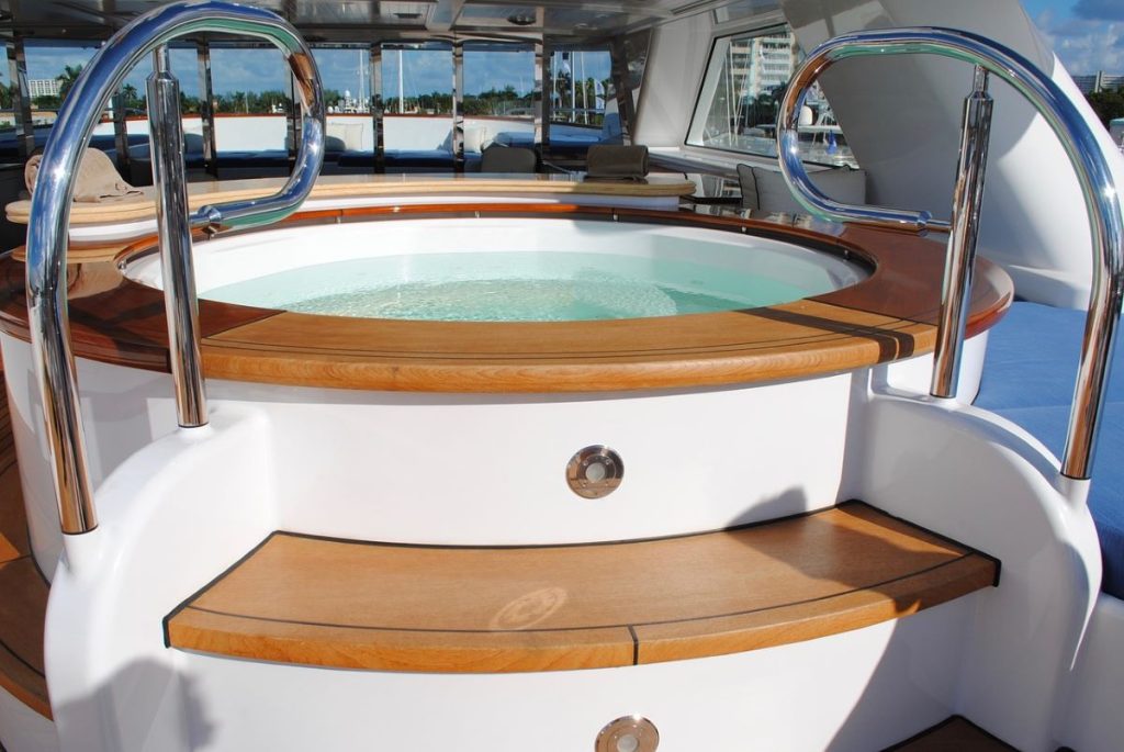 chambre avec jacuzzi privatif