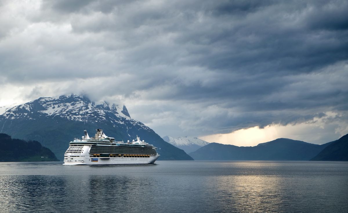 croisière en Norvège avec montagnes