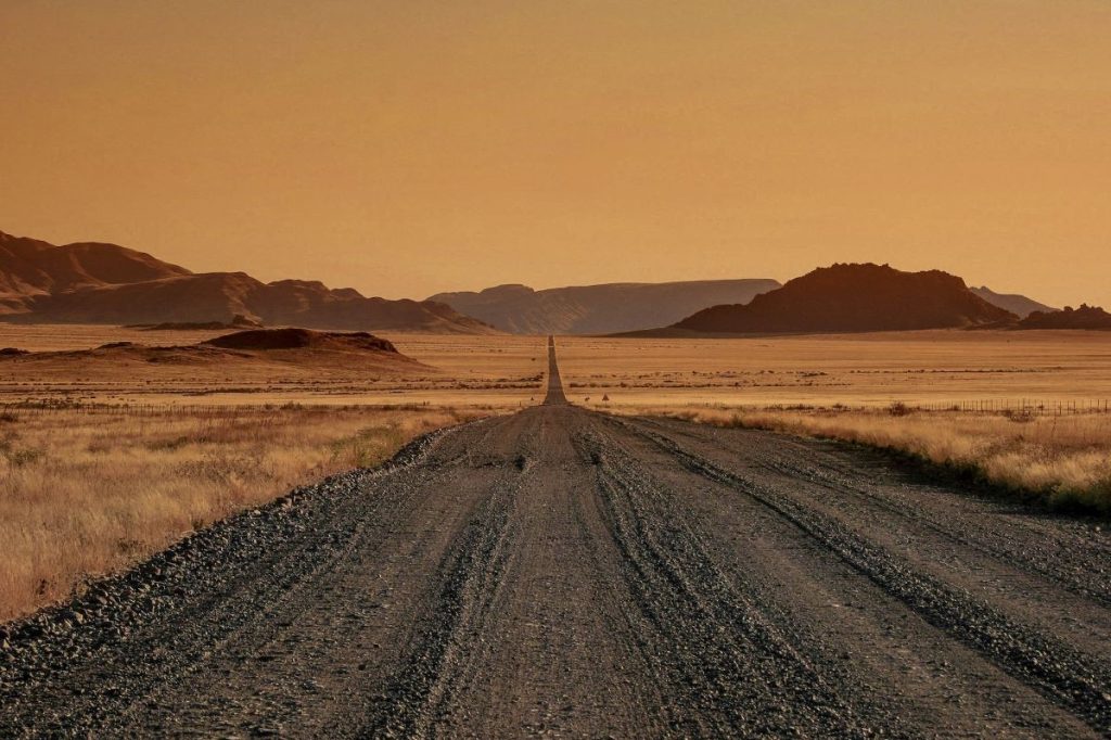 route de gravier en Namibie