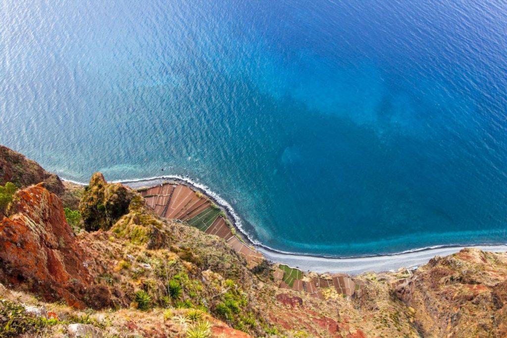 vue aérienne de la plage à Madère