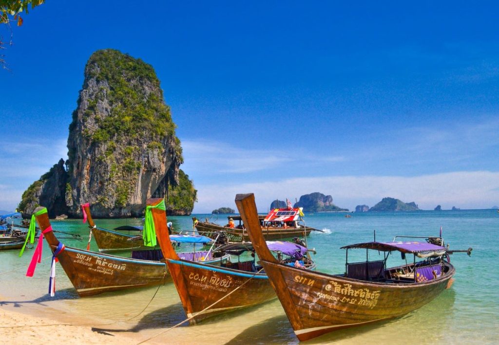 pirogue pour voyager en Thailande