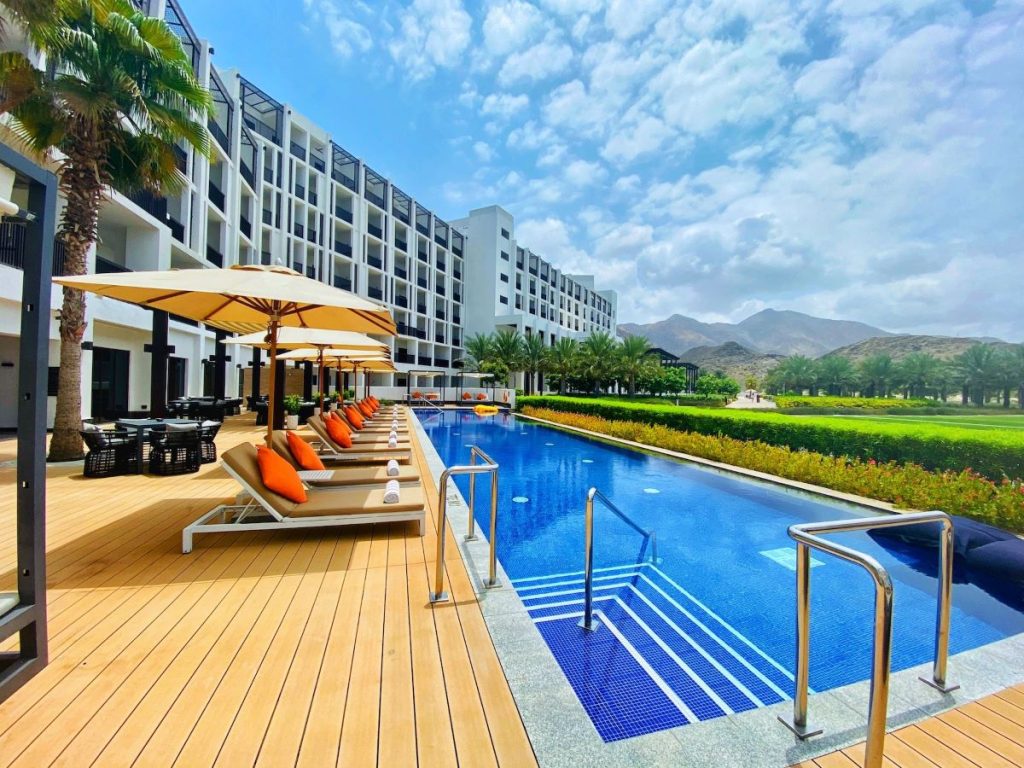 hotel avec piscine et transat