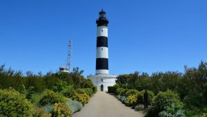 phare noir et blanc sur l'ile d'Oleron