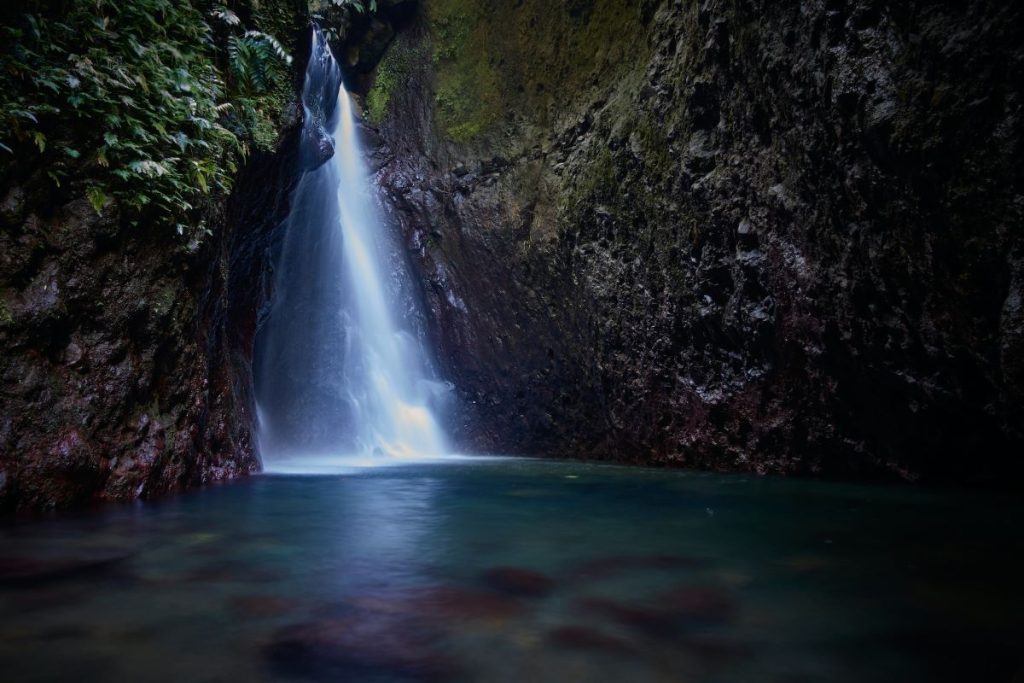 cascade d'eau en guadeloupe