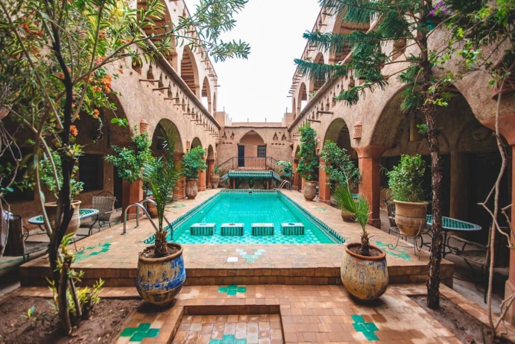 grand riad avec piscine